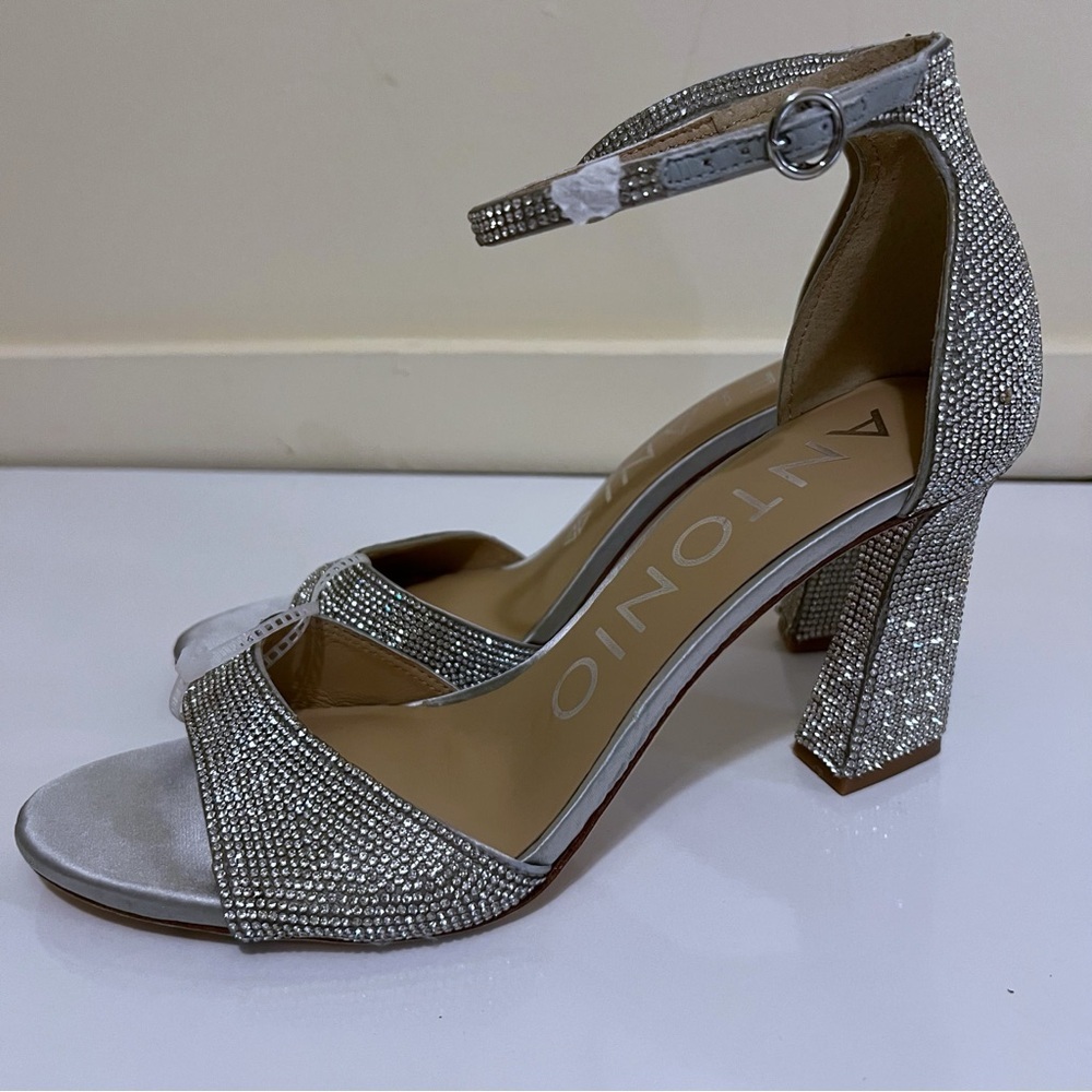 Antonio Melani Women’s Silver Embellished  Heels  Sandals Size 11 New